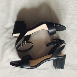 BRAND NEW Le Chateau Heeled Sandals